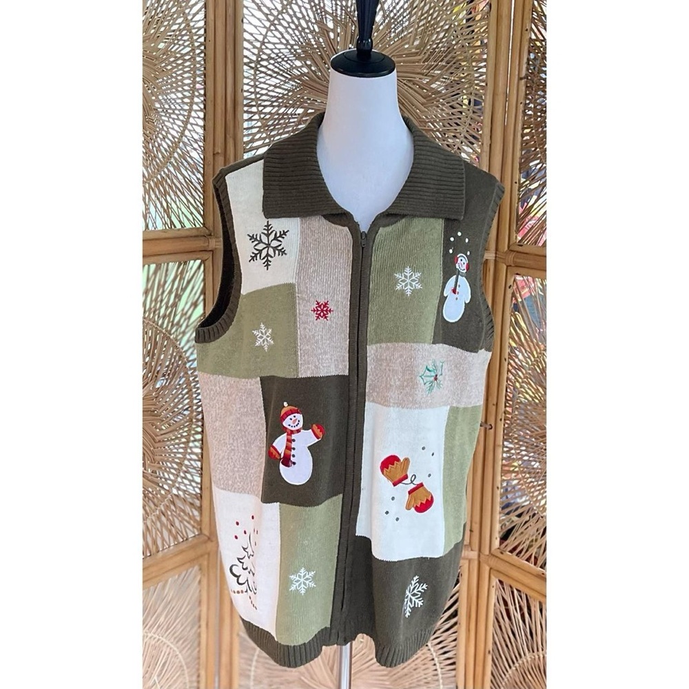 CJ Banks Green & Tan Tone Knit Embroidered Christmas Winter Snowman Sweater Vest - Picture 2 of 8